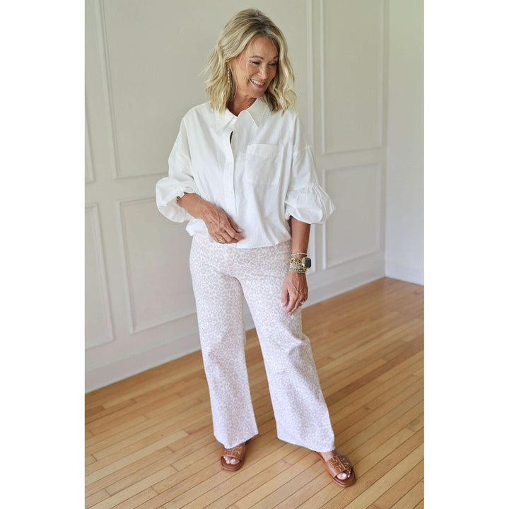 Woman wearing a white shirt