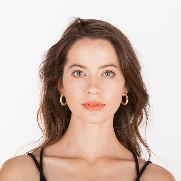 Sheila Fajl Cleo Hoop