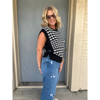 Black and White Sleeveless Houndstooth Top