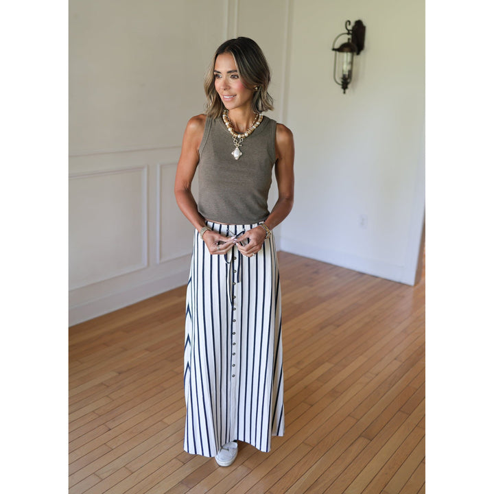 women's striped skirt