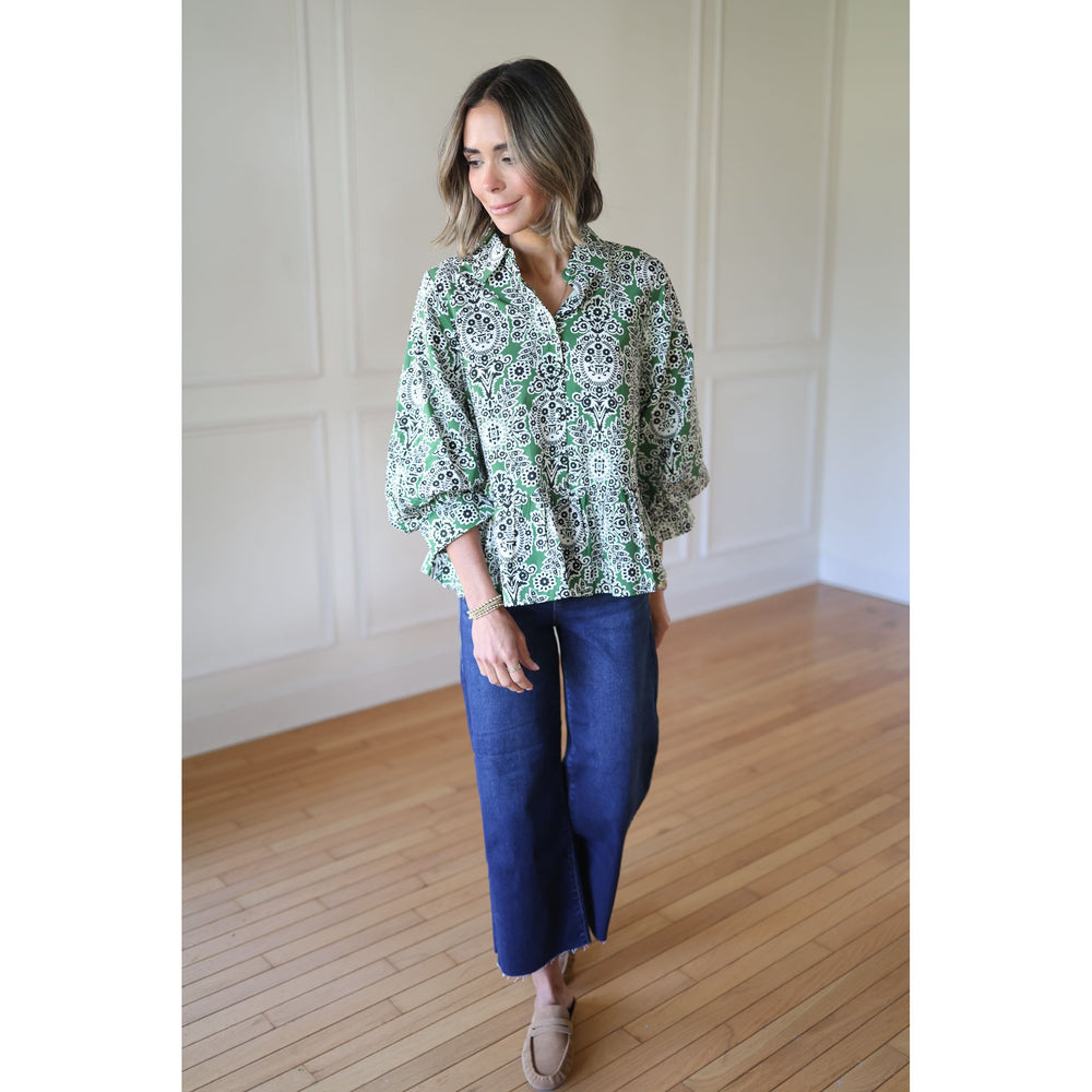 WOMEN'S GREEN TOP