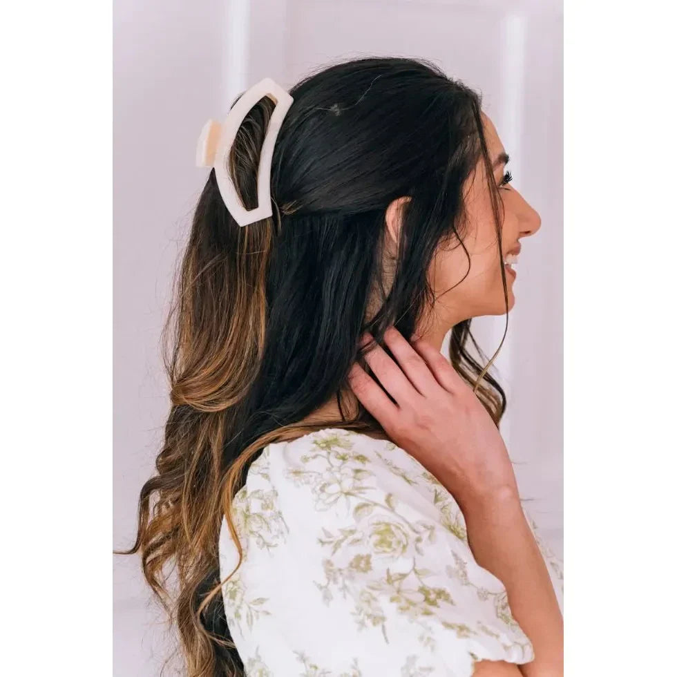Teleties Open Almond Beige Medium Hair Clip