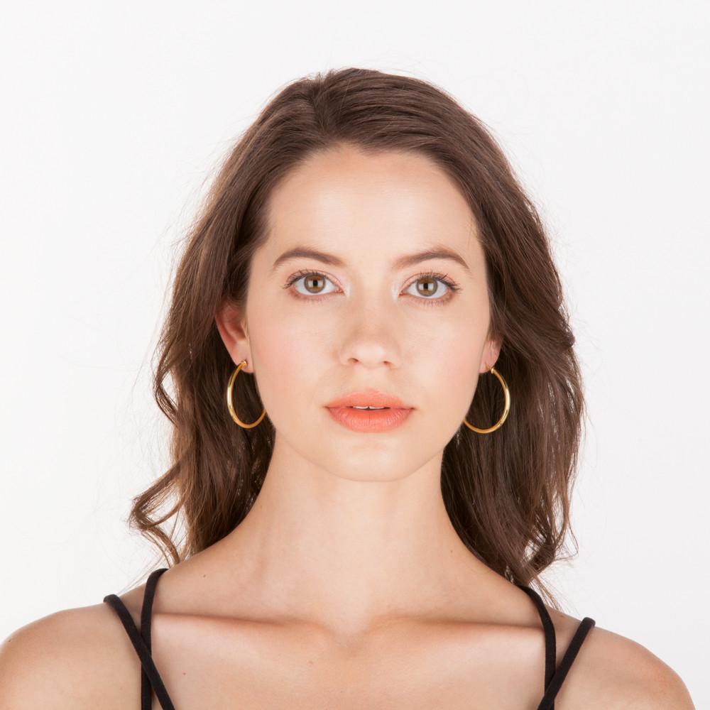 Sheila Fajl Hoop