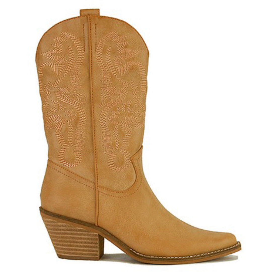 tan western boot